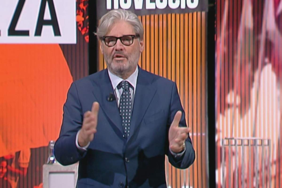 Del Debbio conduce il suo programma di Rete4