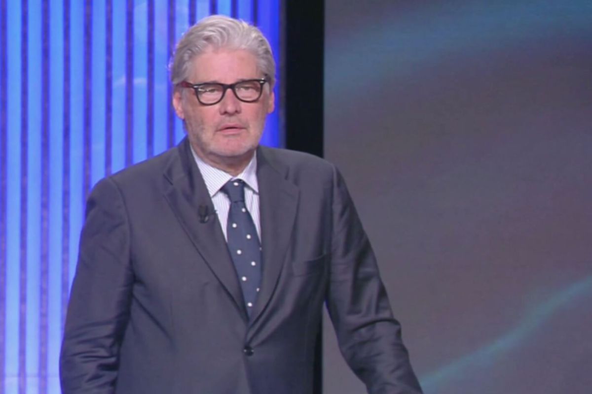 Paolo del Debbio conduce Dritto e Rovescio
